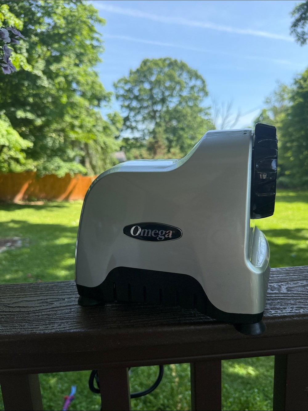 Omega Silver and Black JUICER